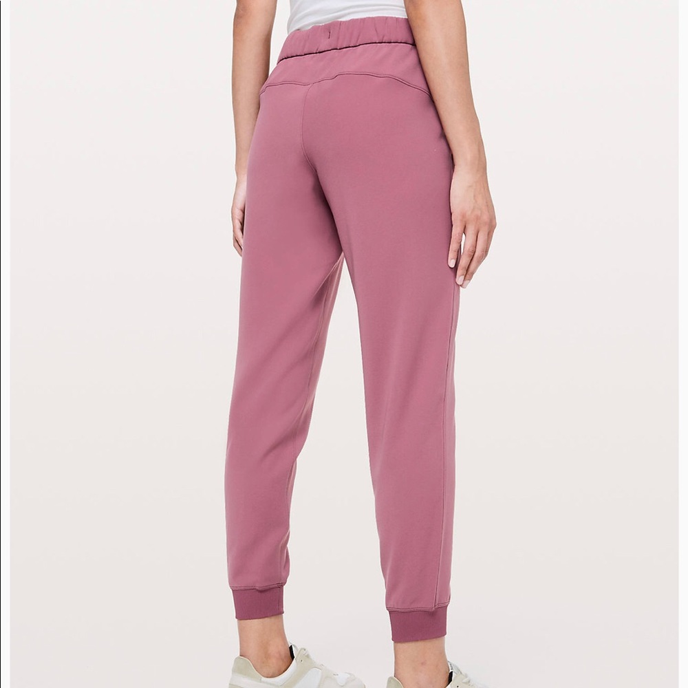 Lululemon On The Fly Jogger - Misty Merlot -Size 6 - Picture 3 of 5
